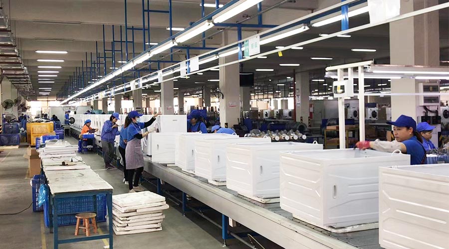 專業(yè)且專注！裝配車間開展客戶松下滾筒衣服烘干機生產(chǎn)