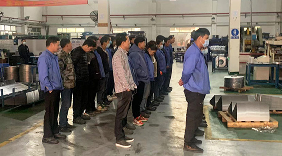 保健康 趕生產(chǎn)！金環(huán)電器早會(huì)叮囑員工注意防疫