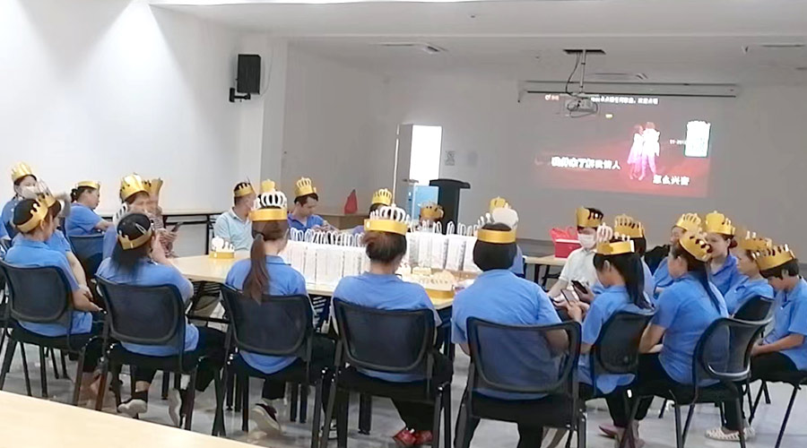 歡聚一堂 溫暖相伴！金環(huán)電器舉辦9月員工生日會(huì)