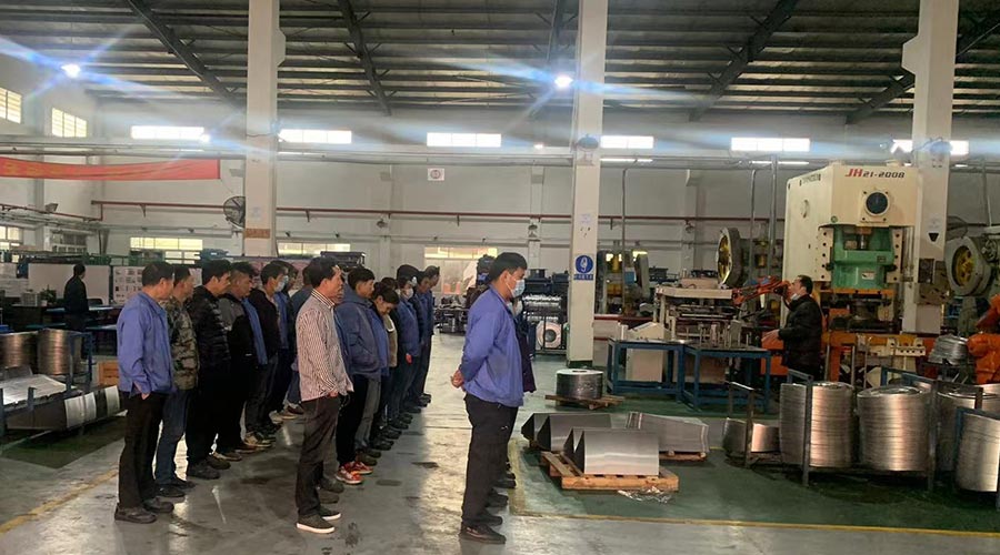 意氣奮發(fā)！金環(huán)電器沖壓車間組織人員開展例行早會